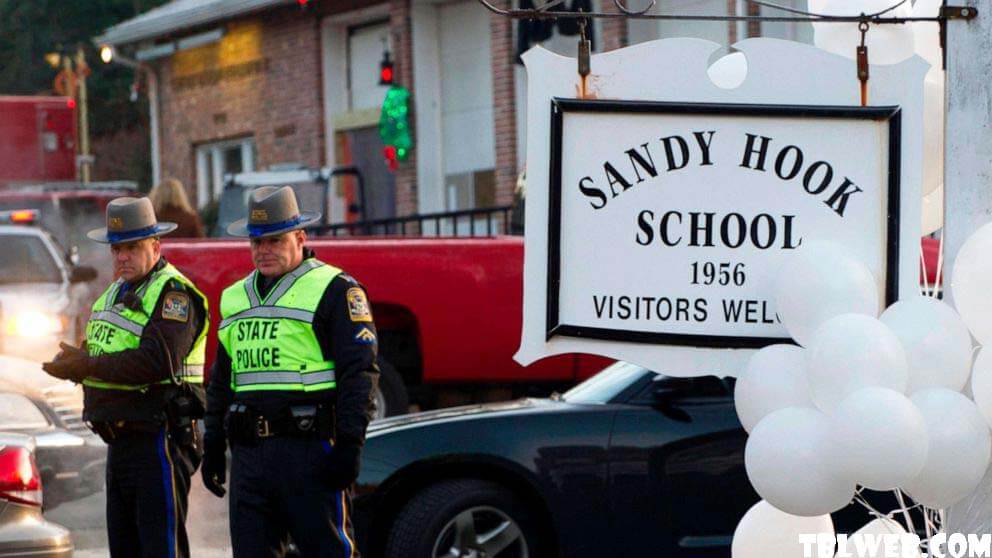 ครอบครัว Sandy Hook ตกลงกับช่างทำปืน Remington Arms ตกลงเมื่อวันอังคารที่จะยุติการเรียกร้องความรับผิดจากครอบครัวของผู้ใหญ่ห้าคนและเด็กสี่คน