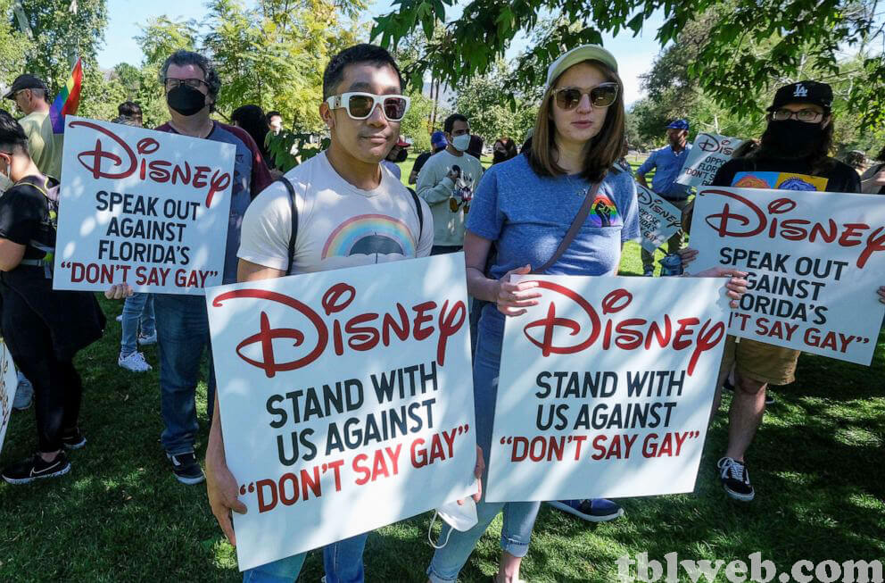 พนักงาน Disney หยุดงานประท้วง พนักงาน LGBTQ และพนักงานที่เป็นพันธมิตรกันที่บริษัท The Walt Disney ได้ประท้วงหยุดงานประท้วงร่างกฎหมาย